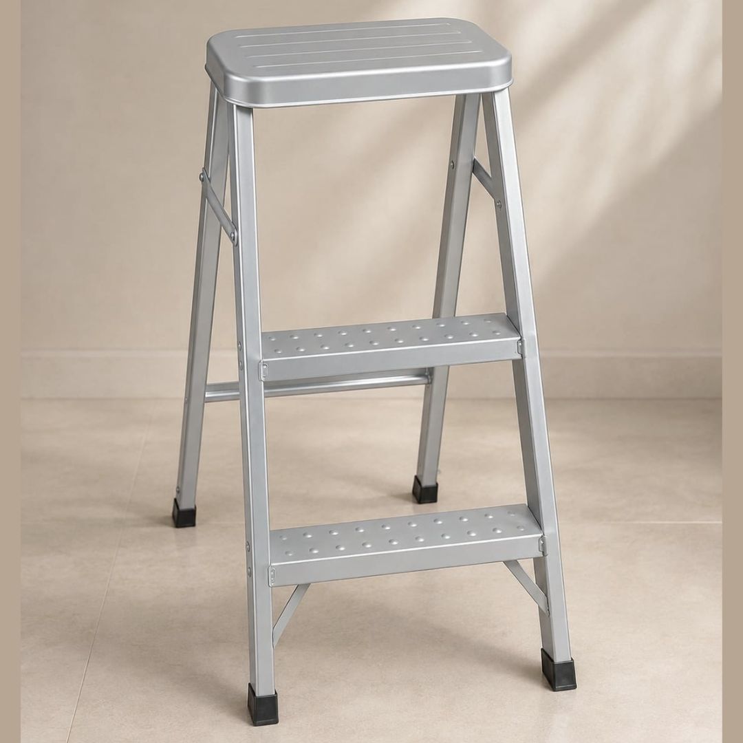 Heavy-Duty Anti-Slip 3 Feet Foldable Iron Step Ladder